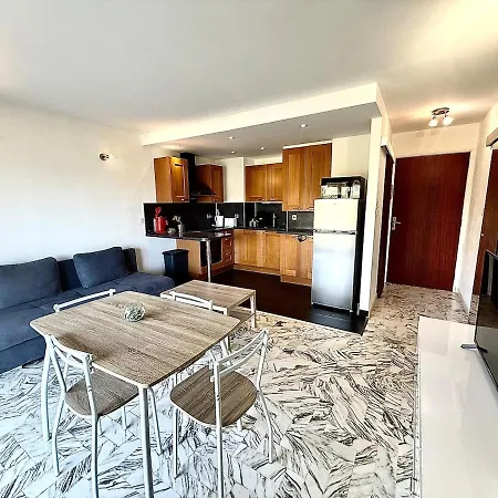 T2 Lumineux Avec Piscine Et A Pieds A Apartament Mandelieu