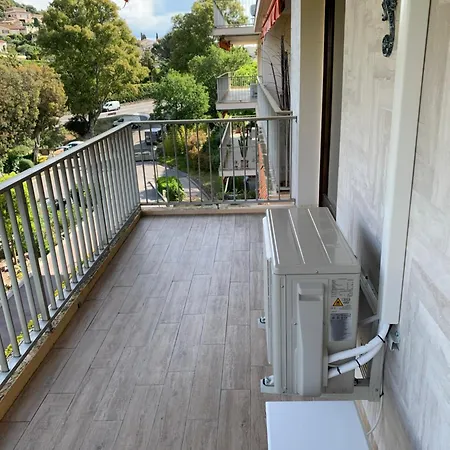 T2 Lumineux Avec Piscine Et à Pied à *